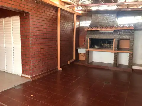 Casa 4 ambientes con 4 baños