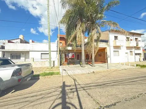 Martina Cespedes 2100, Piso 1