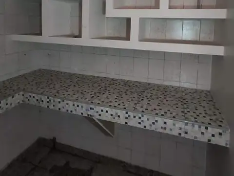 Local en Alquiler en Banfield, $ 600.000