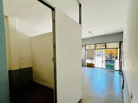 Local en Alquiler en San Justo, $ 900.000