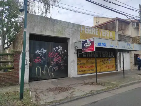 LOCAL CON GALPON  SOBRE LOTE DE 500 MTS ZONA RESIDENCIA 