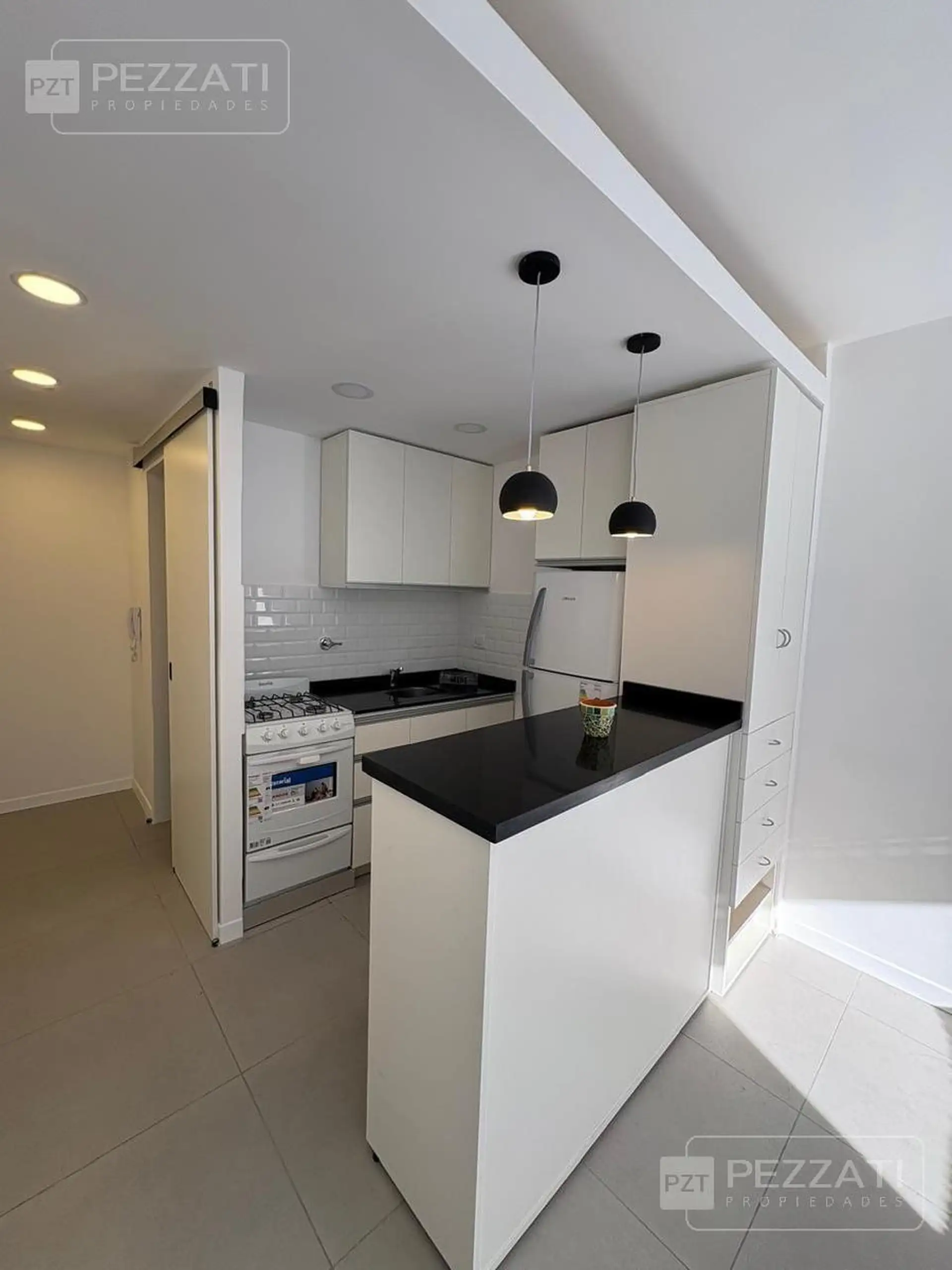 Departamento de 1 ambiente al frente con balcón