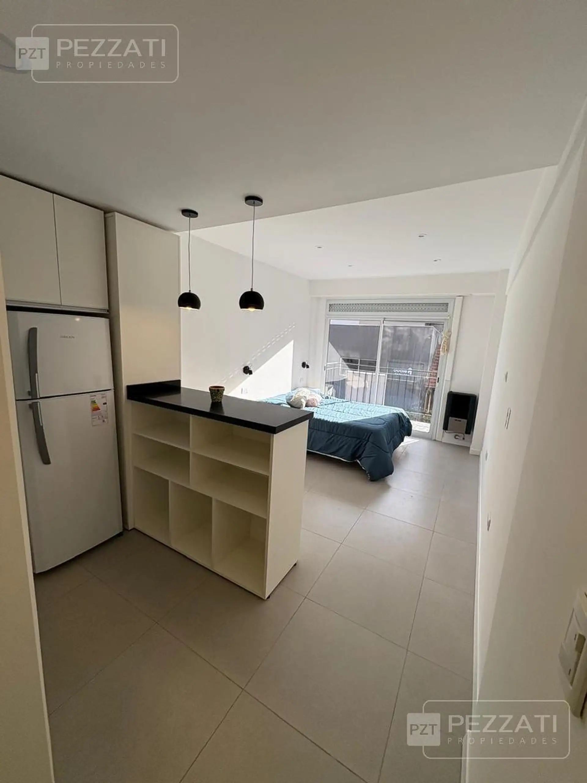 Departamento de 1 ambiente al frente con balcón