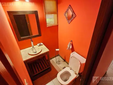 Casa 5 ambientes con 2 baños