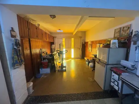 VENTA CASA 3 AMBIENTES CON PATIO Y COCHERA EN CIUDADELA
