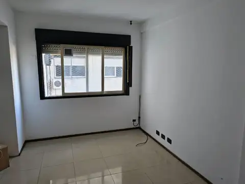 Departamento en Alquiler en Parque Avellaneda, $ 650.000