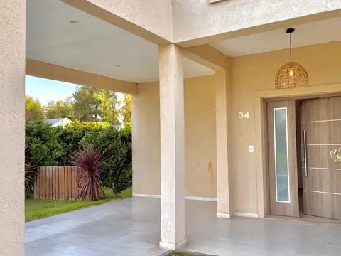 Casa en Alquiler de 3 dormitorios