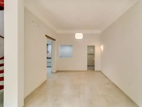 Depto Tipo Casa 4 ambientes con 2 baños