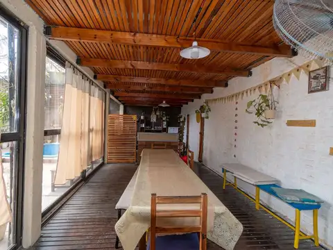 CASA EN VENTA DOS DORM QUINCHO EN B. TIRO SUIZO