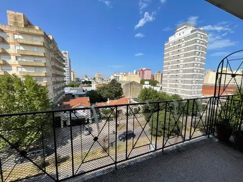 VENTA DPTO 4 AMBIENTES MIRAMAR