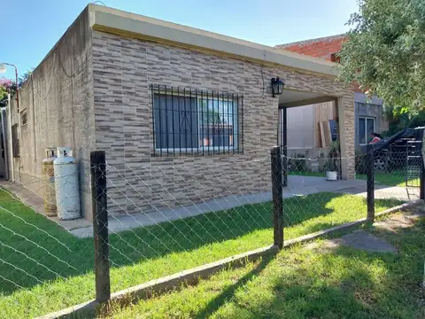 Venta excelente Casa 4 ambientes Libertad Merlo