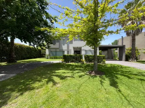 Casa en Alquiler de 5 dormitorios