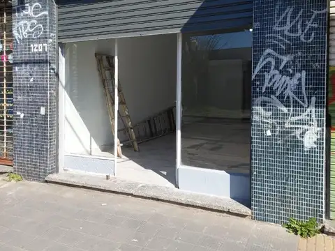 LOCAL EN VENTA - EXCELENTE  ZONA COMERCIAL