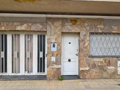 Casa 2 dormitorios - Leguizamón 942 (Arroyito)