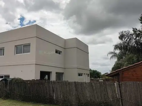 Casa en alquiler en San sebastián Área 1 Lote 8