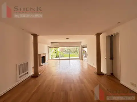 Casa 5 ambientes con 3 baños