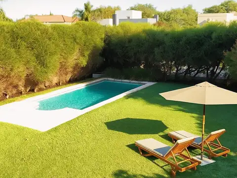 Casa en Venta en San Isidro Labrador, USD 370.000