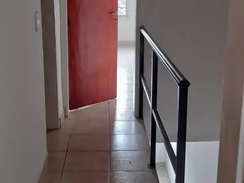 Depto Tipo Casa 3 ambientes con 2 baños