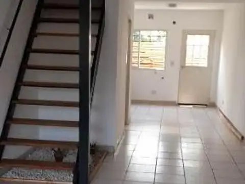 AMPLIO DUPLEX 3 AMBIENTES EN ALQUILER , LA LONJA