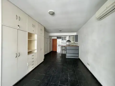 Venta Departamento / Oficina de 1 Ambiente con Balcon en Palermo Chico