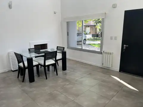 Casa en Venta con 5 cocheras