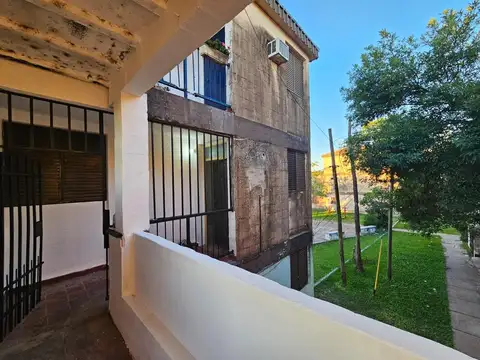 Departamento en venta sobre avenida – Barrio Santa Inés