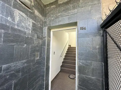 Casa 5 ambientes con 1 baño