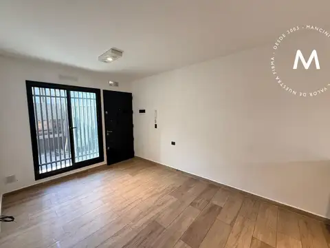 Depto Tipo Casa 3 ambientes con 2 baños