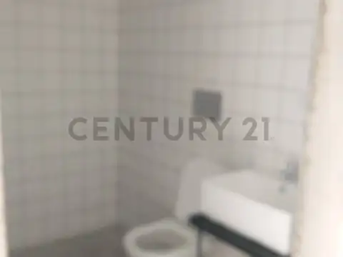 Venta - AMPLIO MONOAMBIENTE CON PATIO Y PARRILLA