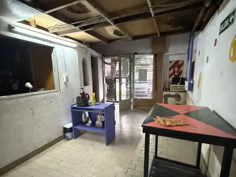 Local de 105 m2 con altura, San Miguel