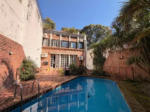 Casa en Venta con 2 cocheras