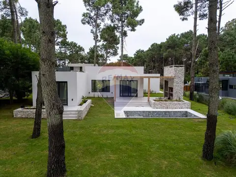 VENTA CASA 4 AMBIENTES ISLA DEL GOLF PINAMAR