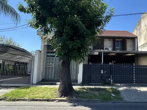 Casa en venta con local independiente – Cerrito 2559, Temperley