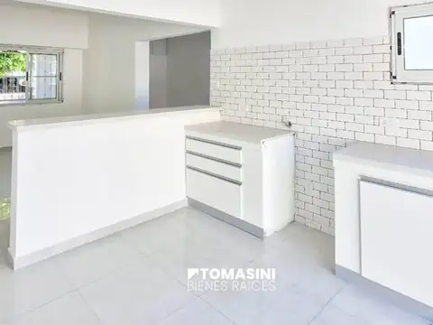 CASA 3 AMBIENTES CON DEPENDENCIA