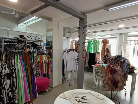 Local en Venta 60 años