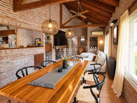 Casa en Venta en La Tradición, USD 270.000