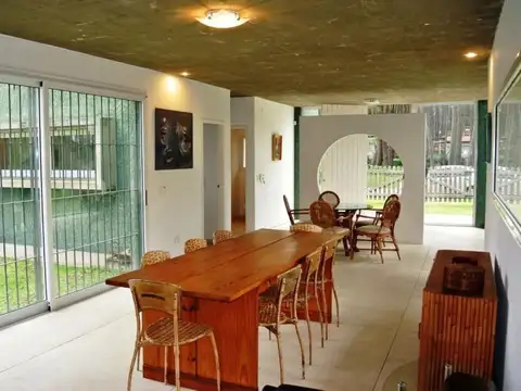 Casa en Alquiler Temporal con 2 cocheras