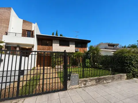 OPORTUNIDAD VENTA CASA 5 AMBIENTES ESCUCHA OFERTAS