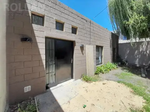 Casa 4 amb s/lote ppio. En Barrio Solares del Norte. Venta
