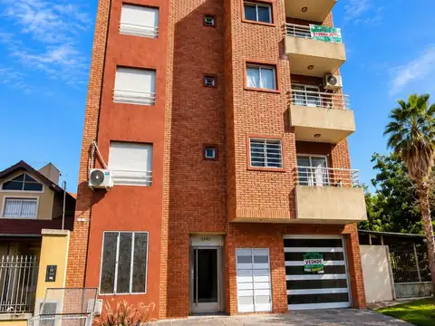 OPORTUNIDAD,VENTA DEPARTAMENTO 2 AMBIENTES CON COCHERA. IDEAL INVERSOR
