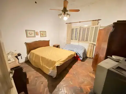 Casa con galpon en Parque Avellaneda