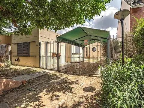 VENTA CASA CON JARDIN EN BARRIO BONANZA,PILAR