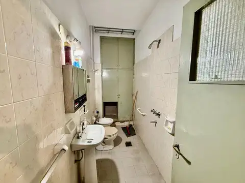 VENTA SAN MARTIN CASA 3 DORM CON 3 DEPTOS Y GALPON