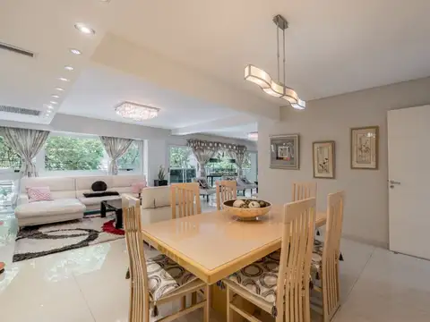 VENTA DEPTO 5 AMBIENTES CON 2 COCHERAS EN FLORES