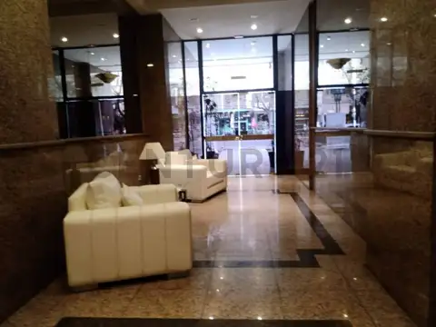 AV COLON 400, Piso 1