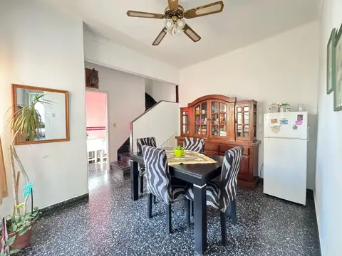 Depto Tipo Casa en Venta en Villa del Parque, USD 210.000