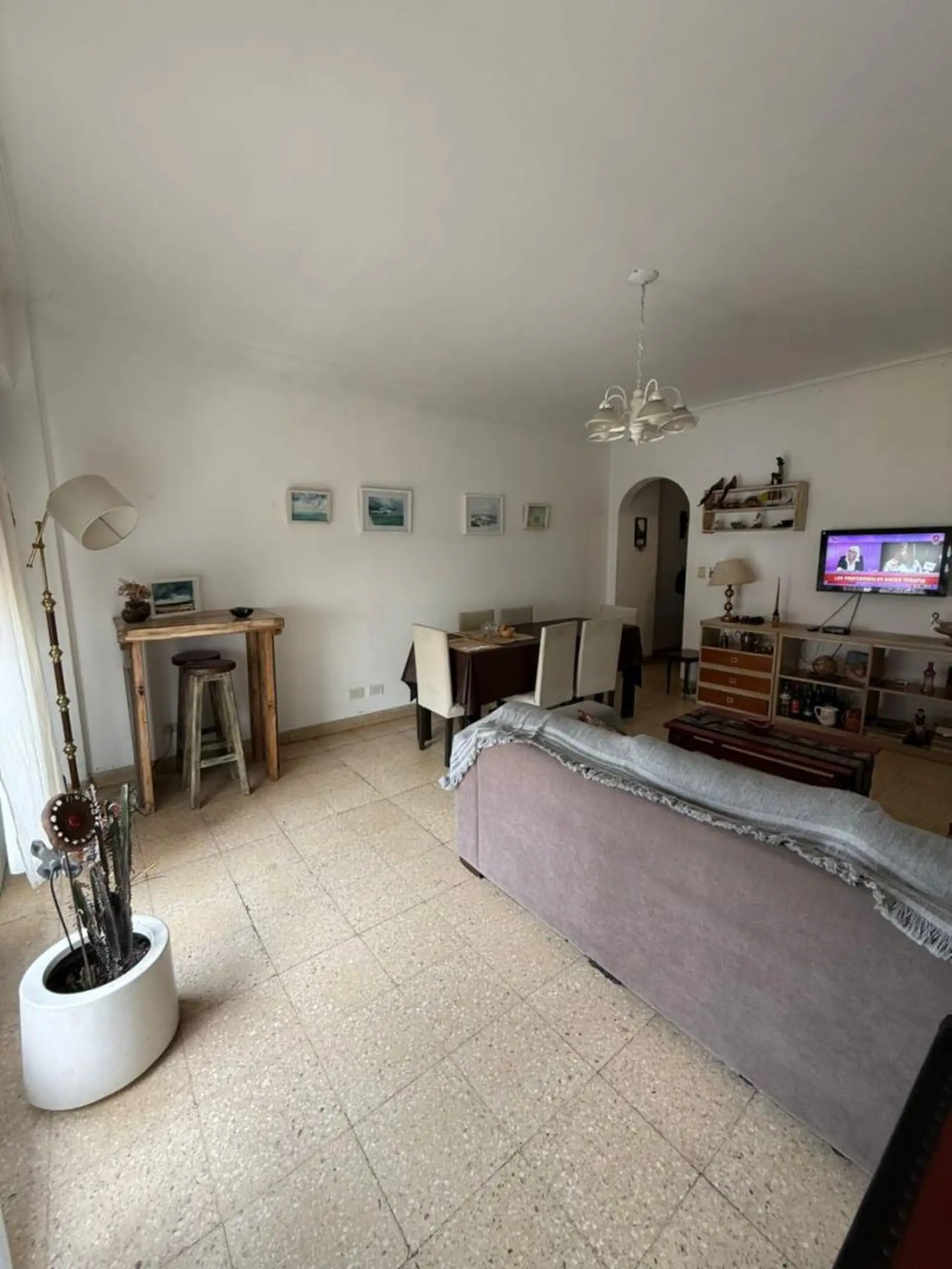 Venta de Departamento de 3 Ambientes con Dependencia en Zona Centro