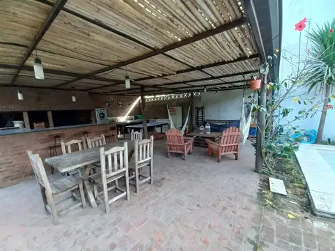 Casa 5 ambientes con 1 baño