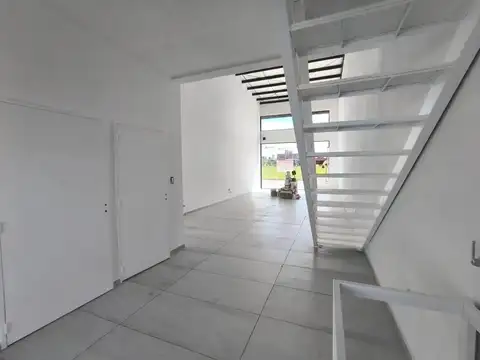 Depto Tipo Casa en Alquiler al Este