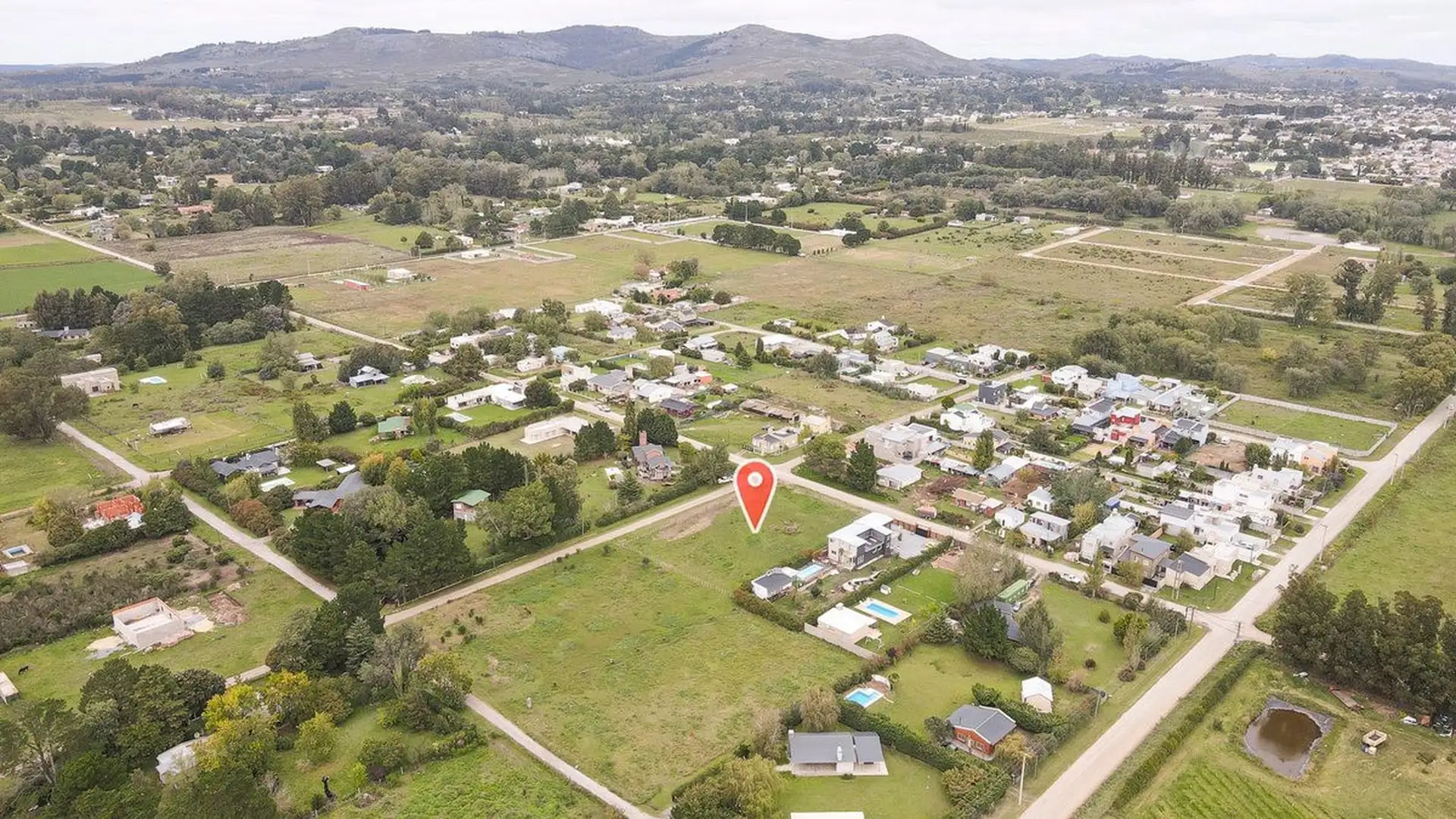 Venta terreno 1400m² zona Sociedad Rural